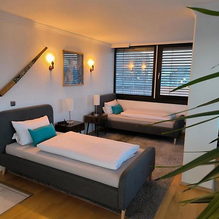 Central Leverkusen Apartment: Two-Bedroom Comfort with Dual Balconies Exterior photo