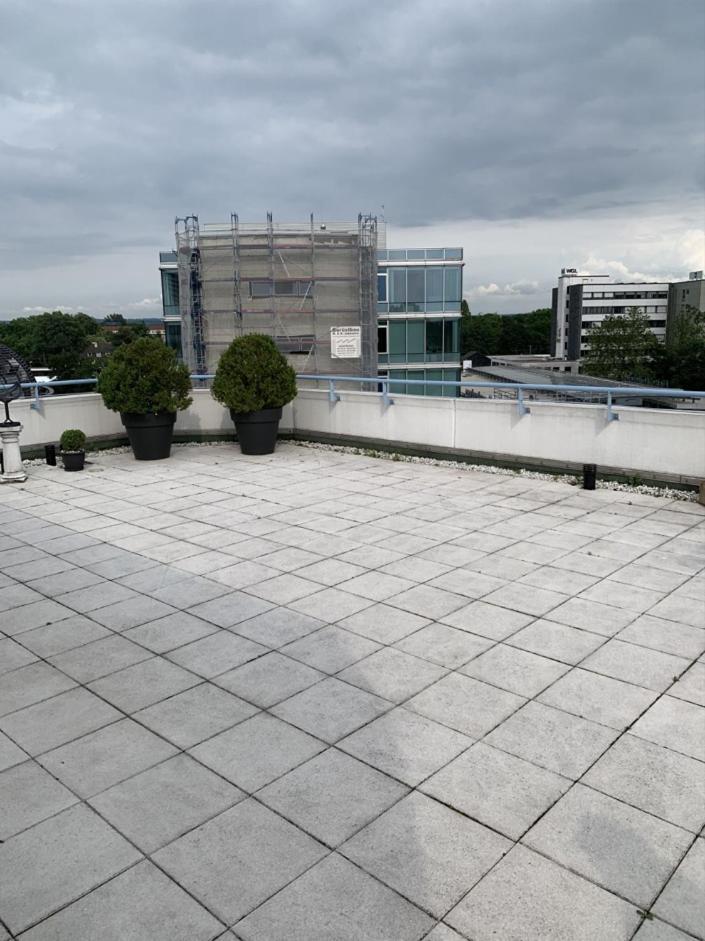 Central Leverkusen Apartment: Two-Bedroom Comfort with Dual Balconies Exterior photo