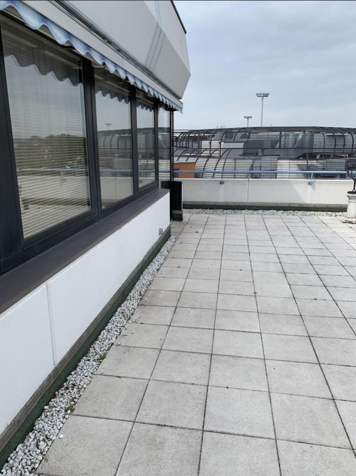 Central Leverkusen Apartment: Two-Bedroom Comfort with Dual Balconies Exterior photo