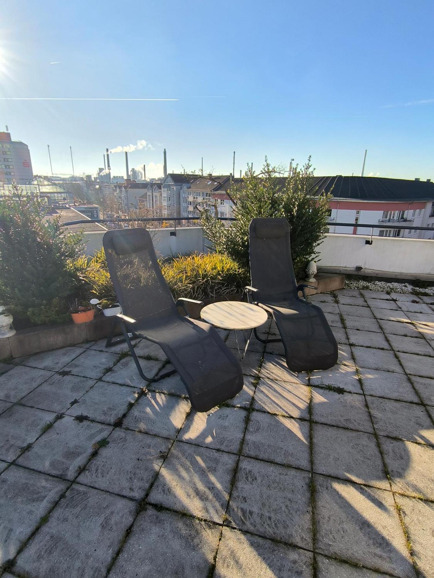 Central Leverkusen Apartment: Two-Bedroom Comfort with Dual Balconies Exterior photo
