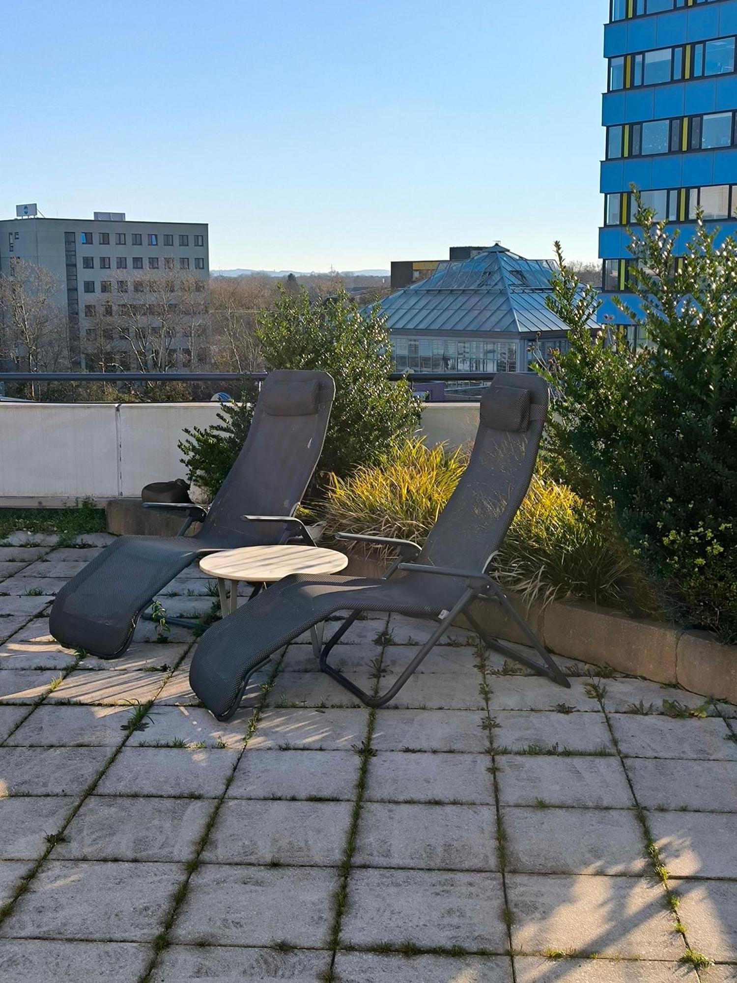Central Leverkusen Apartment: Two-Bedroom Comfort with Dual Balconies Exterior photo