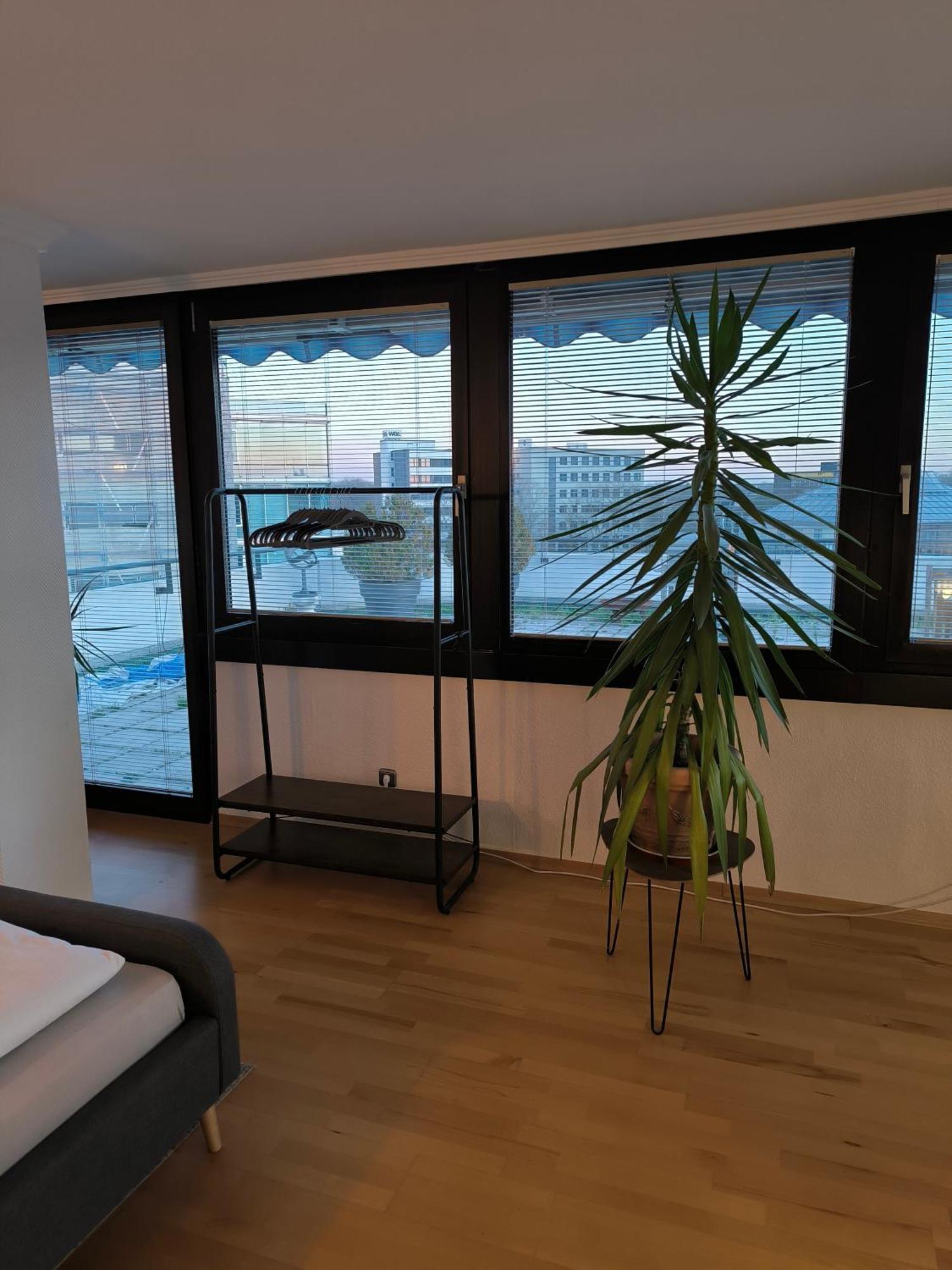 Central Leverkusen Apartment: Two-Bedroom Comfort with Dual Balconies Exterior photo