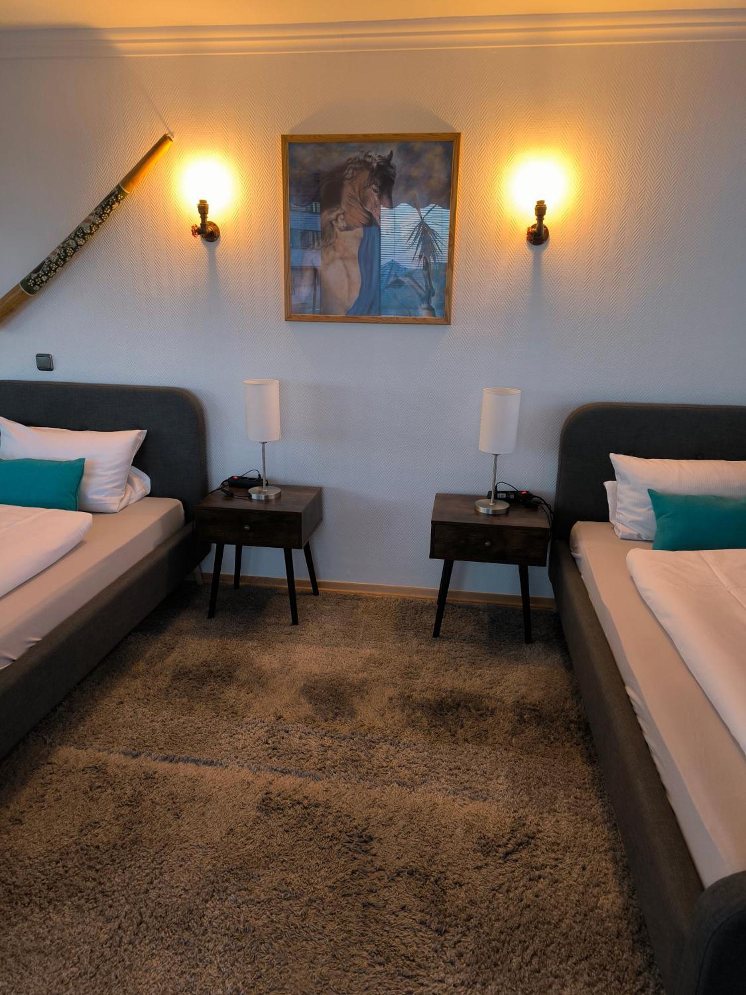 Central Leverkusen Apartment: Two-Bedroom Comfort with Dual Balconies Exterior photo