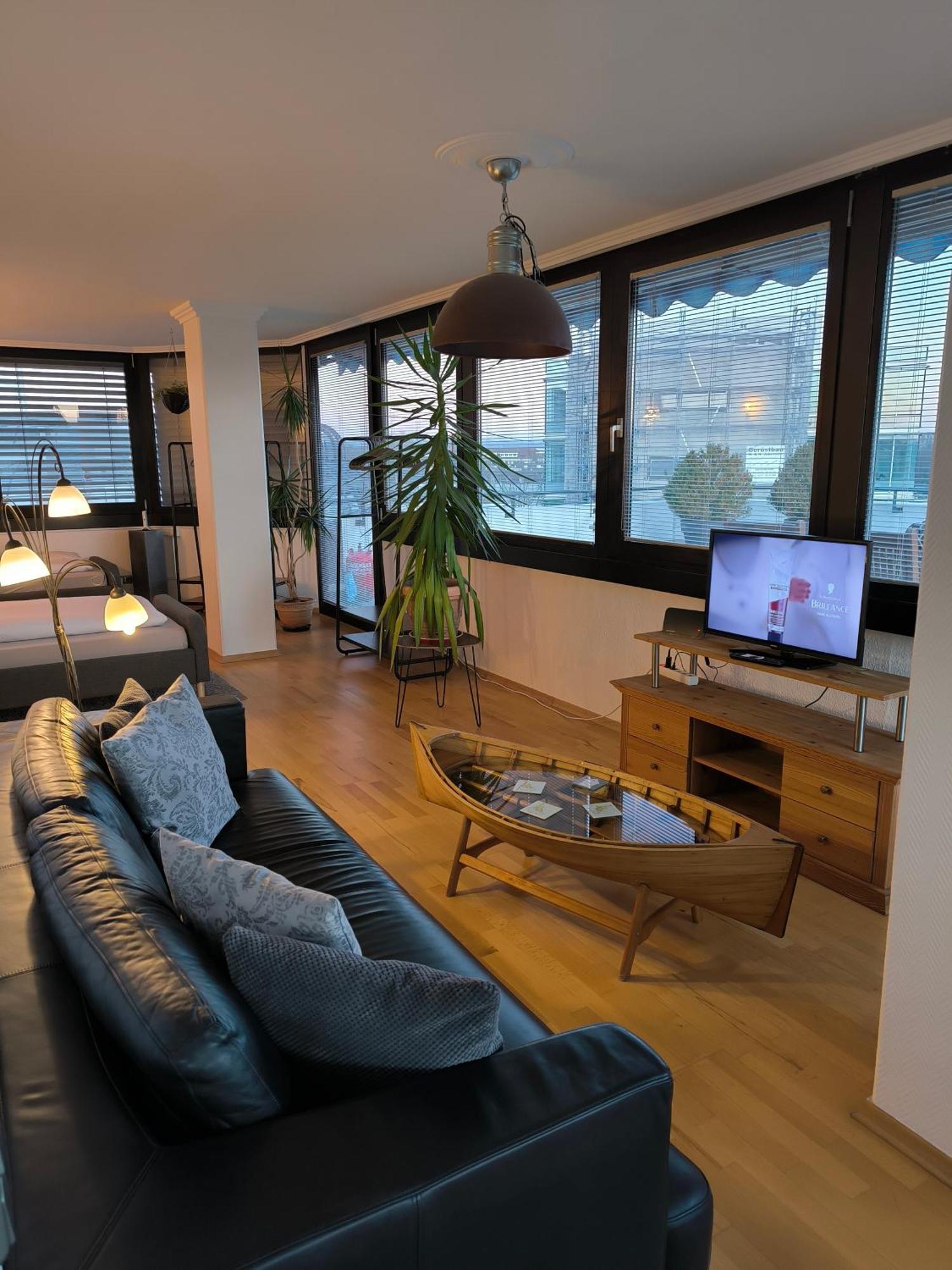 Central Leverkusen Apartment: Two-Bedroom Comfort with Dual Balconies Exterior photo
