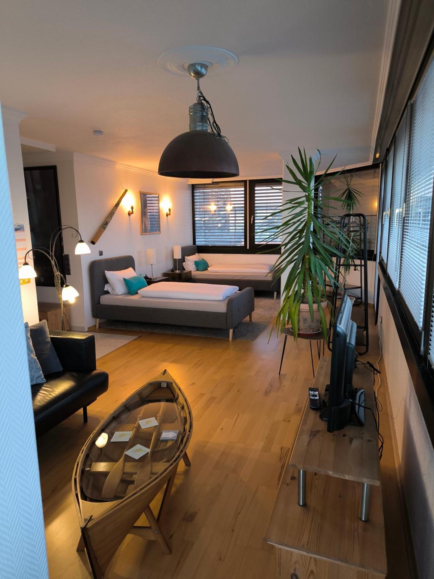 Central Leverkusen Apartment: Two-Bedroom Comfort with Dual Balconies Exterior photo